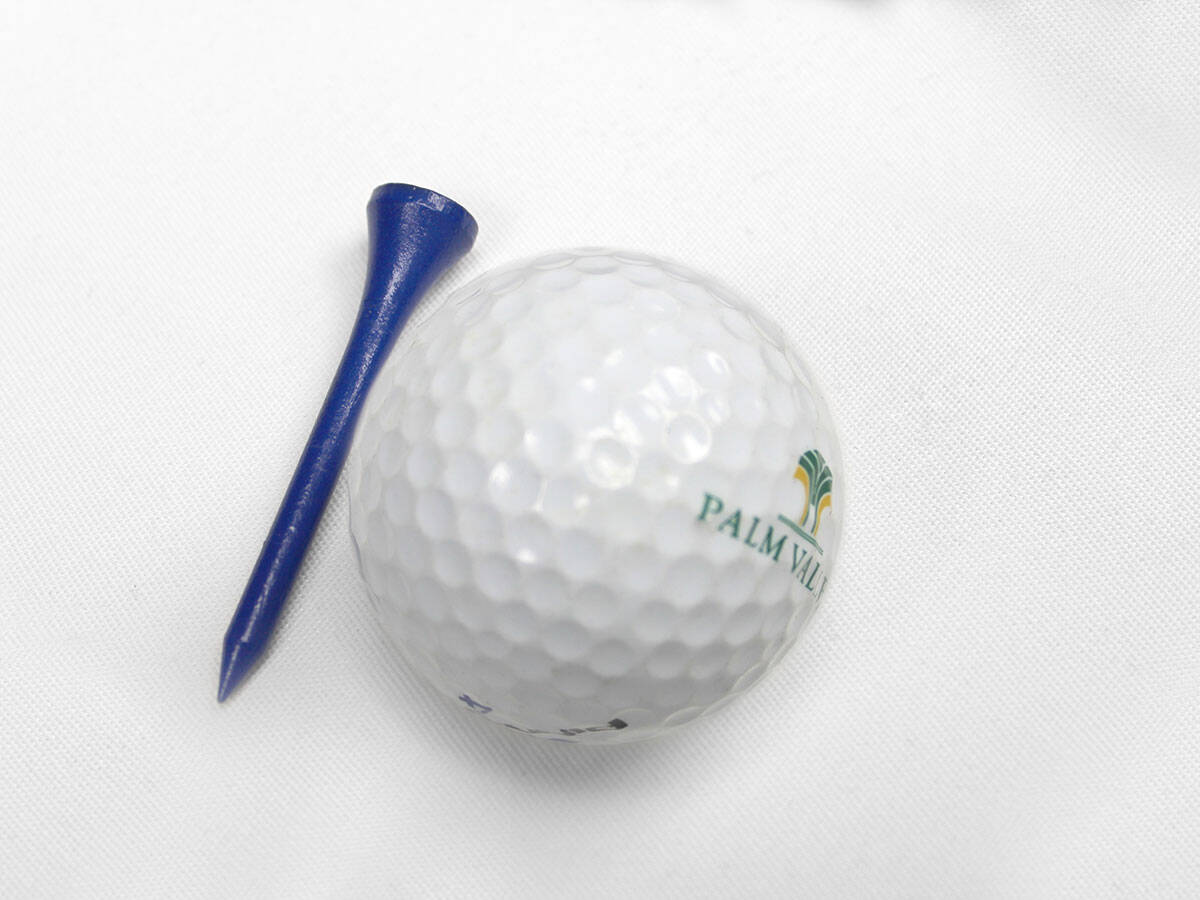 elite-screens-impactwhite-360-golf-impact-leinwand-tuch image 2